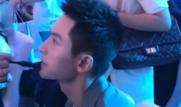 娱乐吃瓜女配是女生,娱乐圈吃瓜女王的风采